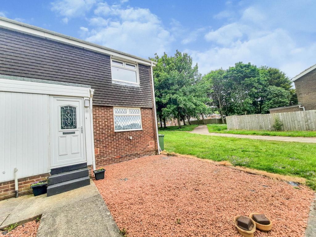 Milsted Close, Moorside, Sunderland... 2 bed flat £495 pcm (£114 pw)