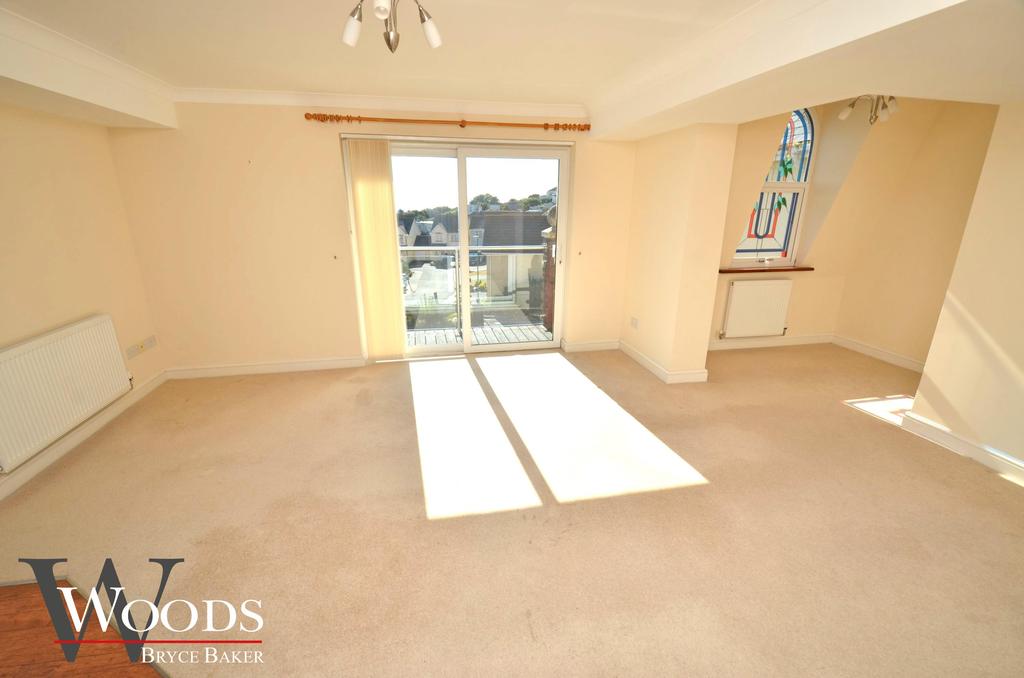 Cliff Park Road, Paignton 2 bed apartment £800 pcm (£185 pw)
