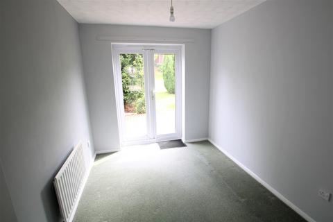 21 Greenway, Burton-on-trent, DE15 0AR