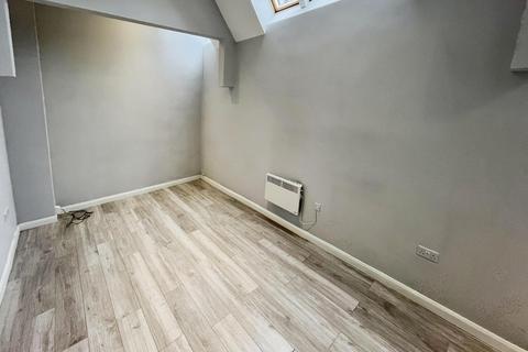 1 bedroom flat to rent, Waterloo Street, Burton-On-Trent, DE14