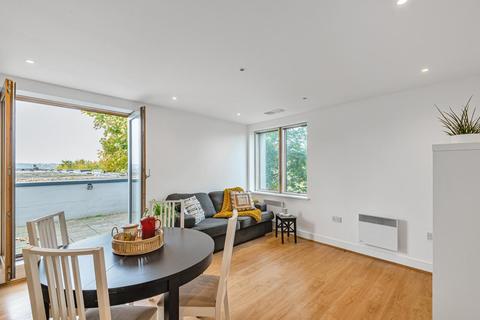 2 bedroom flat for sale - Albemarle Road, Beckenham