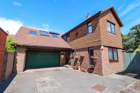 5 bedroom detached house for sale - The Gorseway, St Georges Road, Hayling Island