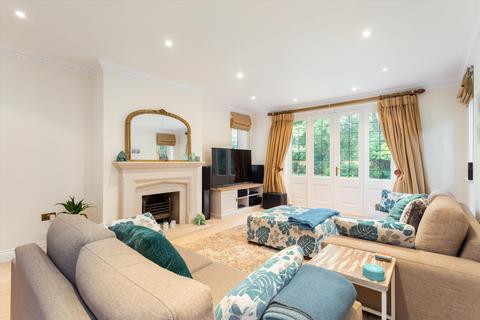 6 bedroom detached house to rent, Leigh Place, Cobham, Surrey, KT11