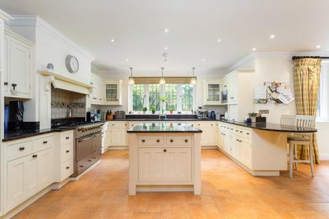 6 bedroom detached house to rent, Leigh Place, Cobham, Surrey, KT11