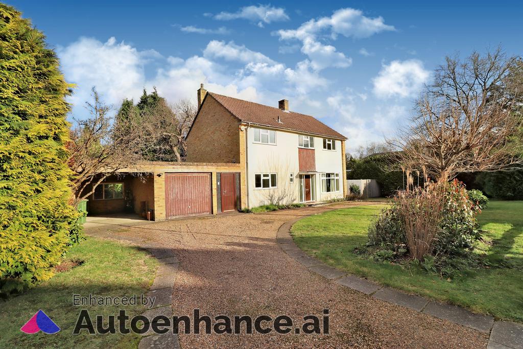 Eastwick Road, Hersham KT12 3 bed detached house £1,375,000