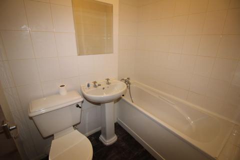 2 bedroom maisonette to rent, Knox Road, Clacton-on-Sea