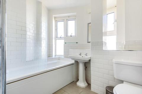 Flat 50, Renton Close Brixton Hill, London, SW2 1EZ