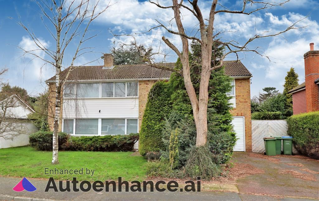 Eastwick Road, Hersham KT12 4 bed detached house £1,200,000