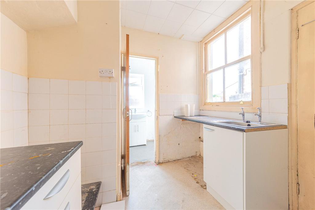 Kimberley Road, St. Albans... 3 bed terraced house £550,000
