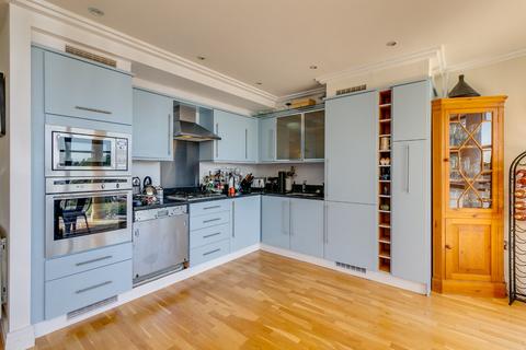 undefined, Point Wharf Lane, Brentford, Middlesex