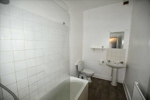1 bedroom property to rent, High Road, London