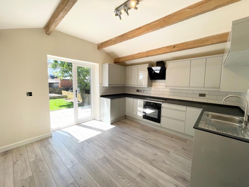 Reevy Road, Wibsey, Bradford, West... 2 bed cottage £725 pcm (£167 pw)