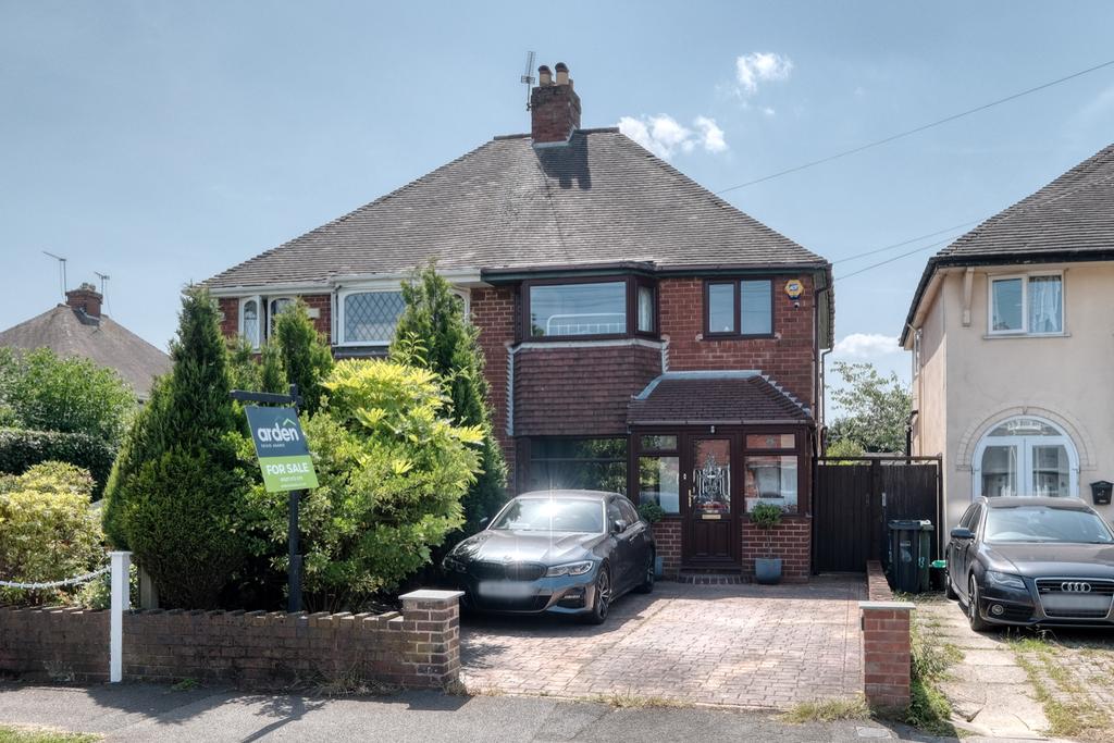 Shenstone Valley Road Halesowen B62 9tf 3 Bed Semi Detached House £