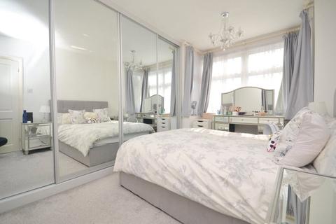 3 bedroom semi-detached house to rent - Brentwood Road, Gidea Park, Essex, RM2