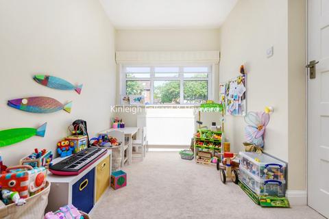 90 Woodside Avenue, Chislehurst, BR7 6BS
