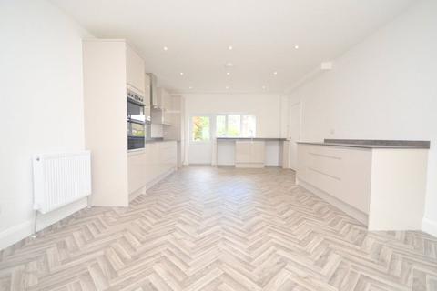 4 bedroom end of terrace house to rent - Cheviot Road, Hornchurch, Essex, RM11