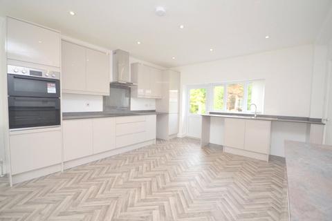 4 bedroom end of terrace house to rent - Cheviot Road, Hornchurch, Essex, RM11