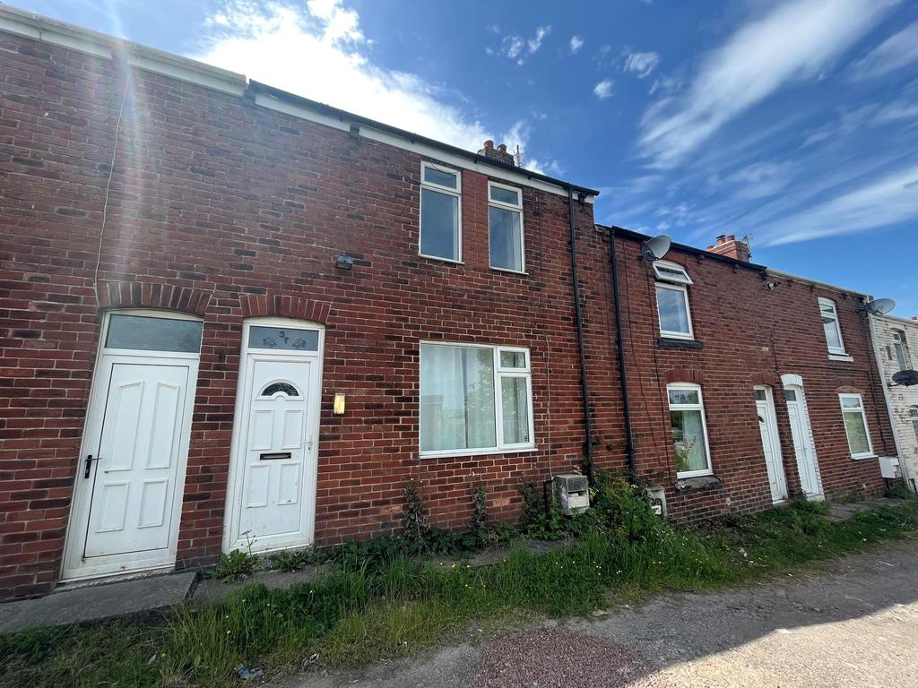 Derwent Street, Easington Lane... 2 bed terraced house £375 pcm (£87 pw)