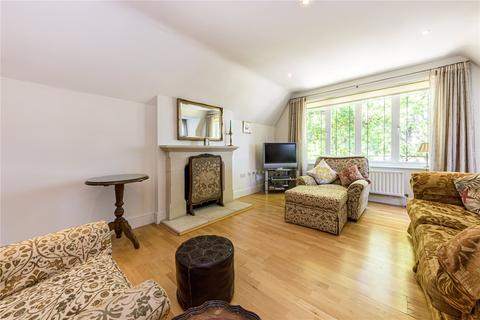 3 bedroom flat for sale - Old Avenue, Weybridge, Surrey, KT13