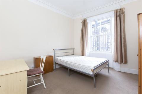 3 bedroom flat to rent, Johnston Terrace, Edinburgh, EH1