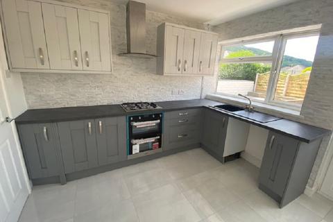 1 Ffordd Glandwr, Ystalyfera, Swansea, SA9 2ER