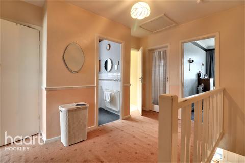 10 Crouch Avenue, Hullbridge, Hockley, SS5 6BP