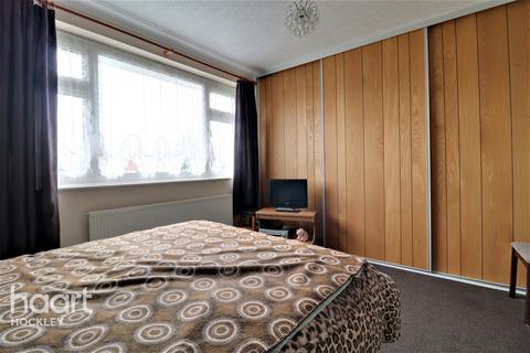 10 Crouch Avenue, Hullbridge, Hockley, SS5 6BP