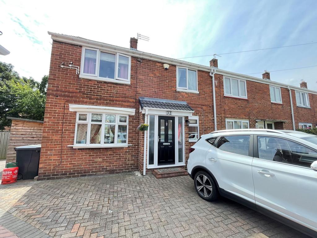 Fox Avenue, Simonside, South Shields... 3 bed terraced house £130,000