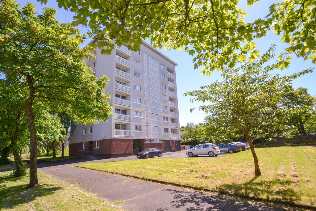 27 St. Andrews Drive, Pollokshields... 1 bed flat £49,000