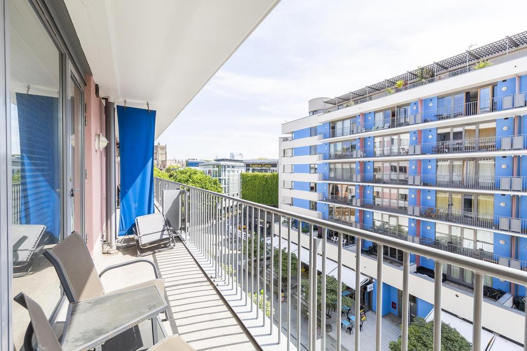 Balcony ()