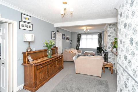 3 bedroom semi-detached house for sale - Leggatts Close, Watford, Hertfordshire, WD24