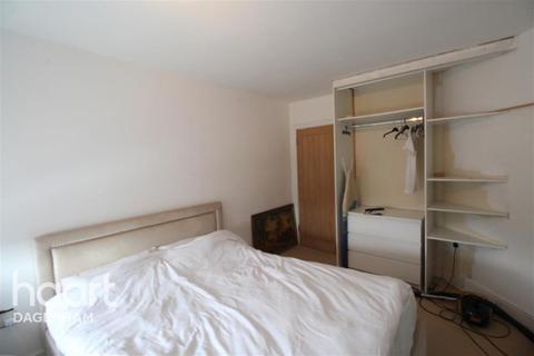 1 bedroom flat to rent - Hedgemans Way, Dagenham, RM9