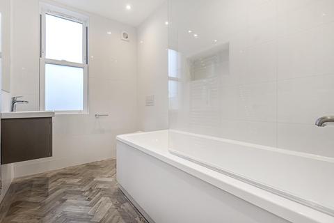 Flat 2, 36 Aston Road, London, SW20 8BE