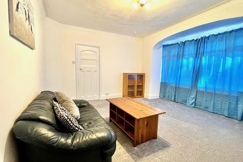2 bedroom maisonette for sale, MITCHAM, CR4