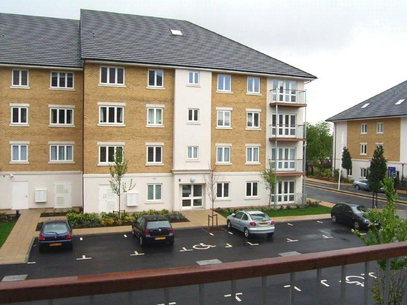 Park Lodge Avenue, West Drayton, Middlesex, UB7 2 bed apartment £
