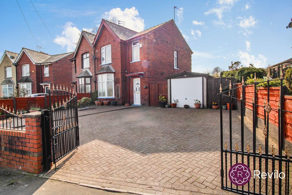 Dewhirst Road, Rochdale, OL12 3 bed semidetached house £220,000