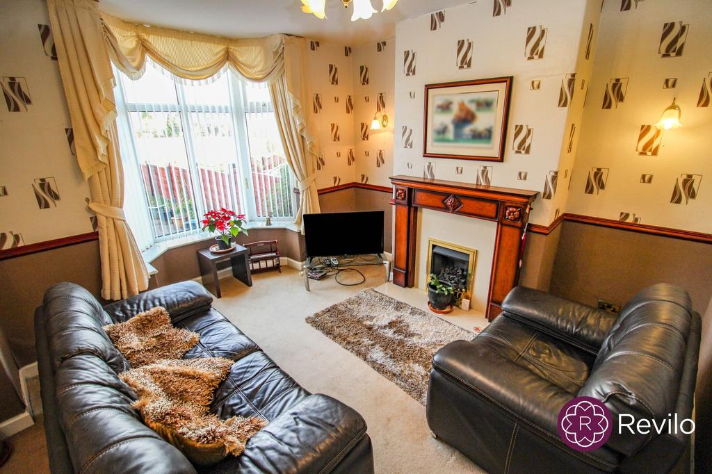 Dewhirst Road, Rochdale, OL12 3 bed semidetached house £220,000