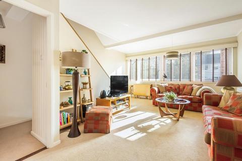 24 Hatcliffe Close, London, SE3 9UE