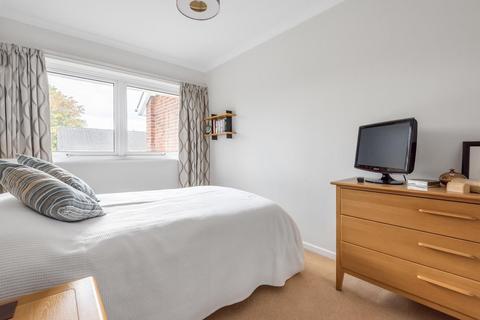 24 Hatcliffe Close, London, SE3 9UE