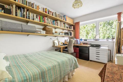24 Hatcliffe Close, London, SE3 9UE