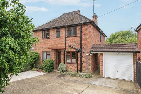 3 bedroom detached house for sale, Oak Tree Road, Milford, GU8