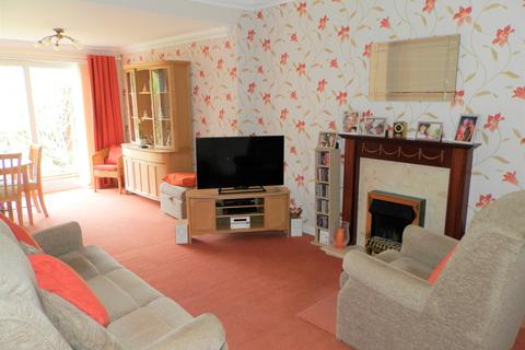 128 Alma Avenue, Hornchurch, RM12 6BP