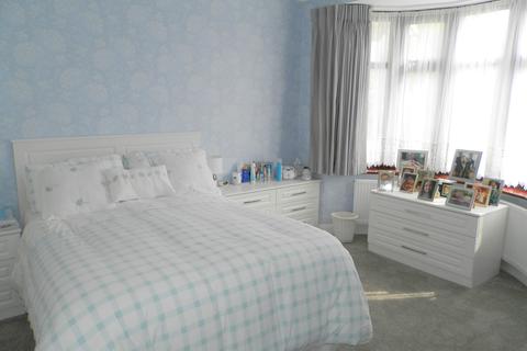 128 Alma Avenue, Hornchurch, RM12 6BP
