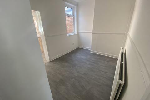 2 bedroom terraced house to rent - Hampson Street, Liverpool L6