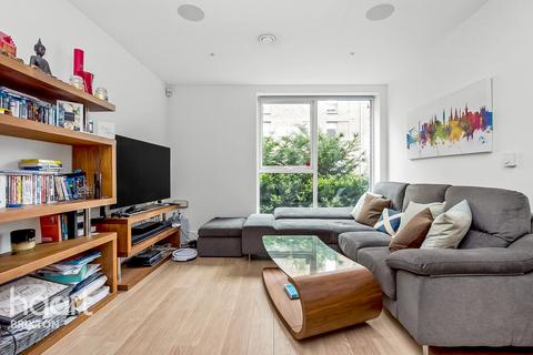 8 Albemarle Walk, London, SW9 0FH