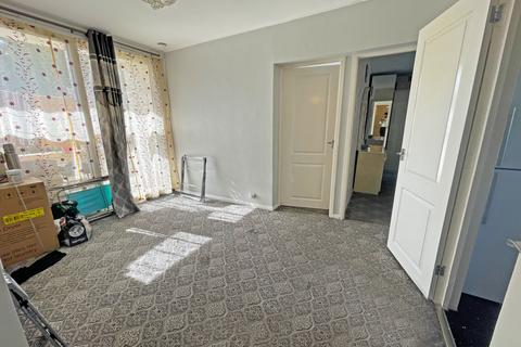 2 bedroom flat for sale, Grange Court, Old Ruislip Road, Northolt, Greater London, UB5