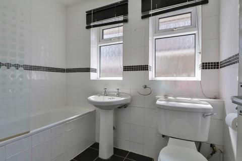 12 Manor Garth, Keyingham, Hull, HU12 9SQ