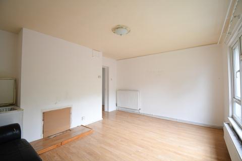 2 bedroom flat to rent - Brading Crescent, London, E11