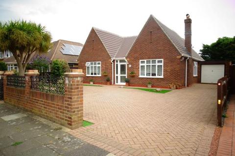 3 bedroom detached bungalow for sale - Town Lane, Stanwell, TW19