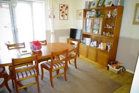 98 Town Lane, Stanwell, Staines-upon-thames, TW19 7PE